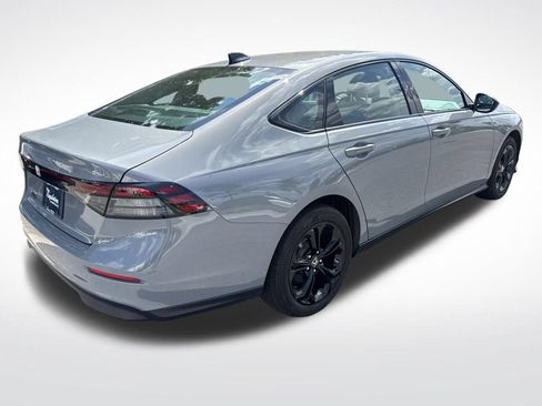 Used 2025 Honda Accord SE image 14