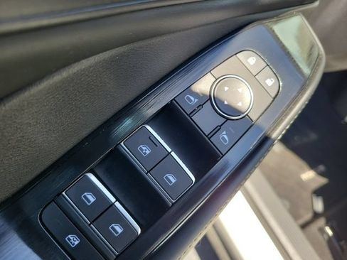 Used 2023 Nissan Rogue SL w/ SL Premium Package FWD image 18