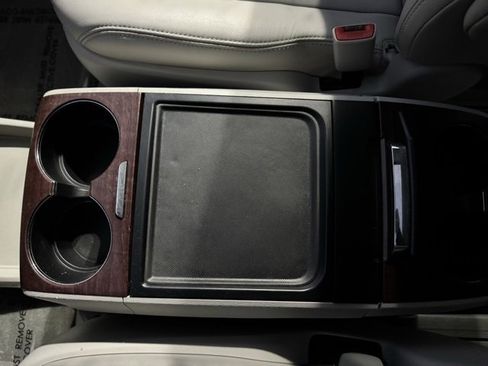 Used 2013 Toyota Sienna XLE image 21