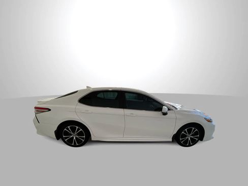 Certified 2019 Toyota Camry SE FWD image 9