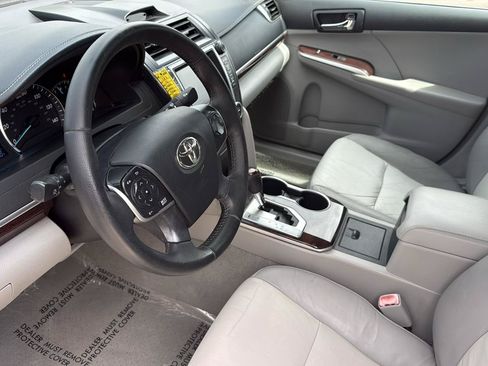 Used 2012 Toyota Camry XLE FWD image 32