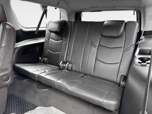 Used 2019 Cadillac Escalade ESV Luxury AWD/4WD image 28