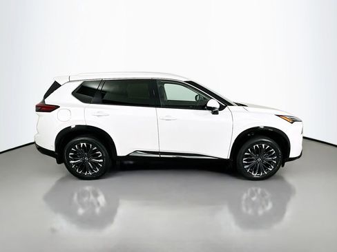 Used 2024 Nissan Rogue Platinum w/ Platinum Premium Package image 8