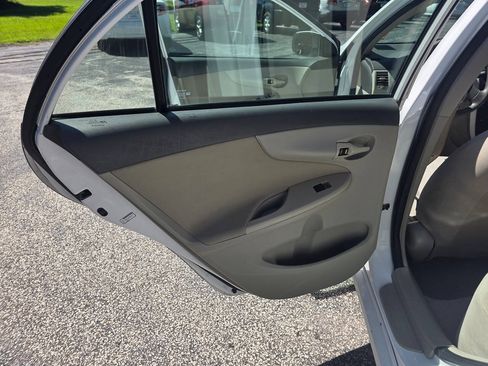 Used 2009 Toyota Corolla LE FWD image 15