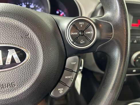 Used 2014 Kia Soul FWD image 17