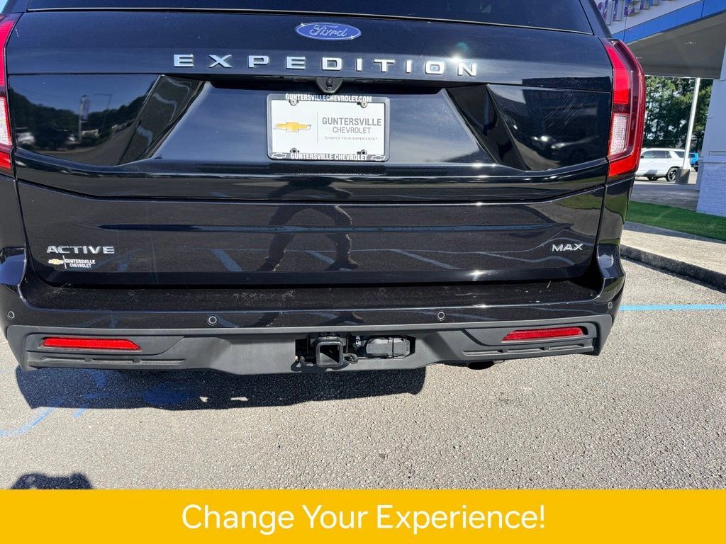 Used 2025 Ford Expedition Max Active AWD/4WD image 8