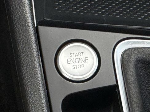 Used 2024 Volkswagen Jetta SE FWD image 25