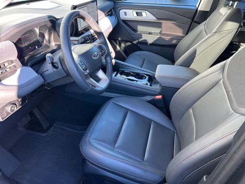 Certified 2025 Ford Explorer Active w/ Active Comfort Package image 11