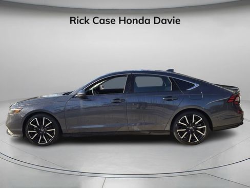 Certified 2023 Honda Accord Touring image 4