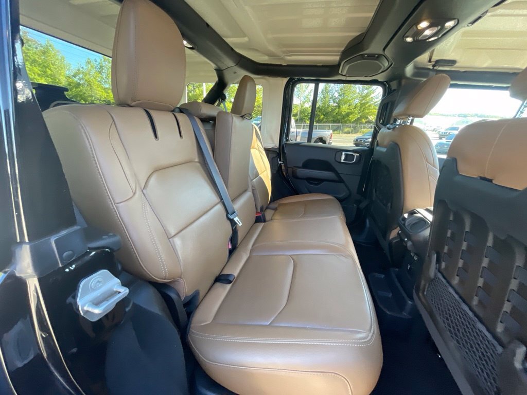 Used 2021 Jeep Wrangler Unlimited Rubicon 4xe w/ Dual Top Group AWD/4WD image 13