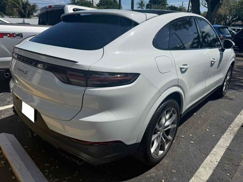 Used 2020 Porsche Cayenne S image 2