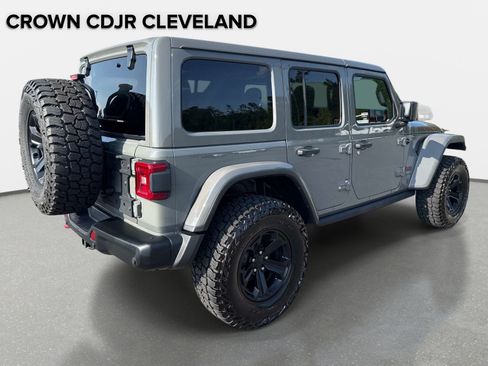 Used 2018 Jeep Wrangler Unlimited Rubicon w/ Dual Top Group AWD/4WD image 5