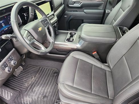 Used 2024 Chevrolet Silverado 2500 LTZ w/ LTZ Texas Edition AWD/4WD image 4