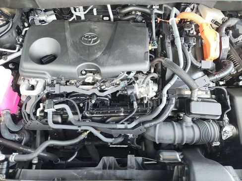 Used 2024 Toyota Highlander LE AWD/4WD image 26