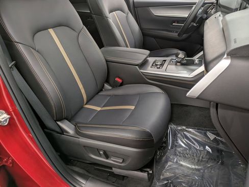 Used 2025 MAZDA CX-90 3.3 Turbo w/ Premium Plus Pkg image 29