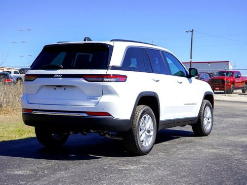 New 2026 Jeep Grand Cherokee Laredo RWD image 6