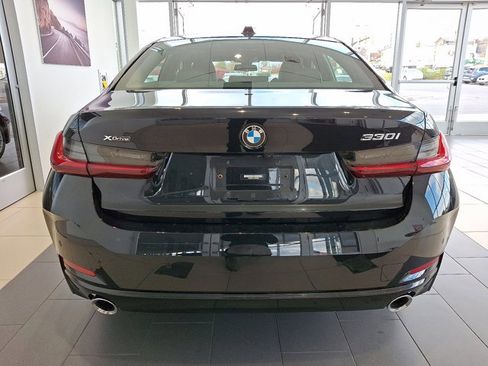 Certified 2023 BMW 330i xDrive Sedan w/ Premium Package image 5