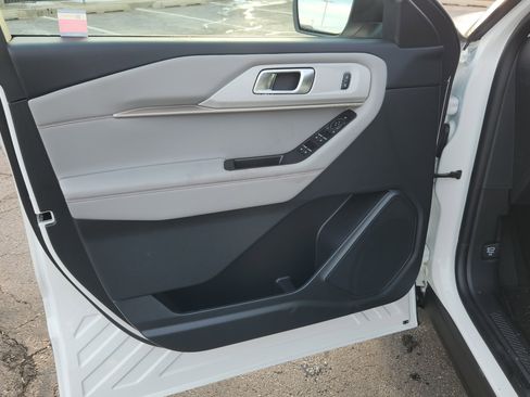 New 2026 Ford Explorer Active image 22