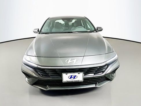New 2026 Hyundai Elantra SE FWD image 2