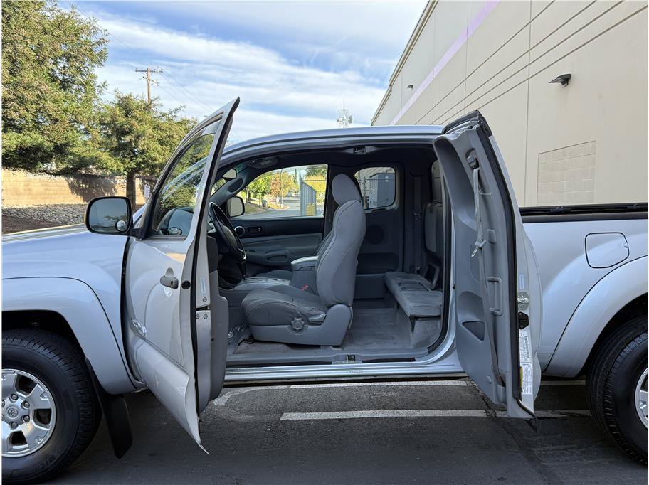 Used 2006 Toyota Tacoma PreRunner RWD image 23