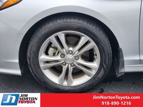 Used 2018 Hyundai Sonata Limited image 12