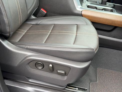 Used 2023 Chevrolet Silverado 1500 High Country image 13