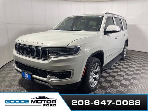 Used 2022 Jeep Wagoneer Series II AWD/4WD image 4