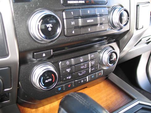 Used 2016 Ford F150 Limited w/ Trailer Tow Package image 55