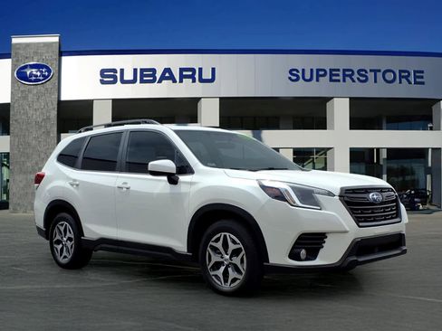 Used 2022 Subaru Forester Premium image 1