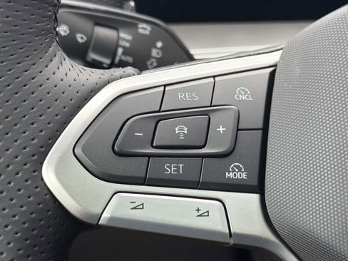 New 2026 Volkswagen Tiguan SE R-Line FWD image 19