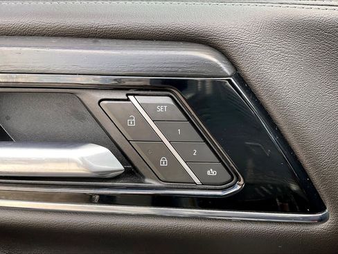 Used 2025 GMC Yukon XL Denali w/ Sun & Power Step Package RWD image 33