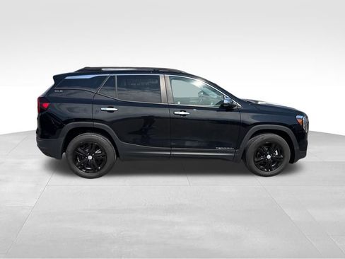 Used 2024 GMC Terrain SLE w/ Driver Convenience Package image 7