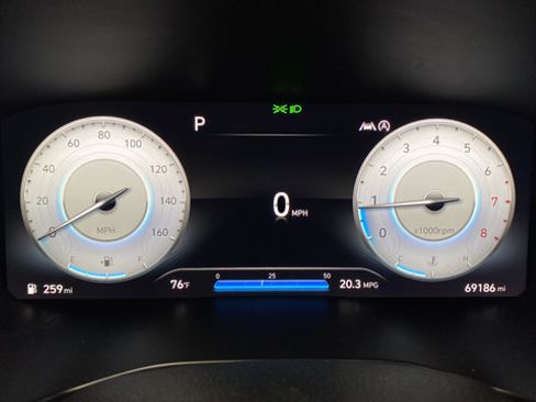 Used 2021 Hyundai Santa Fe Limited FWD image 17