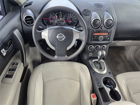 Used 2014 Nissan Rogue S image 9