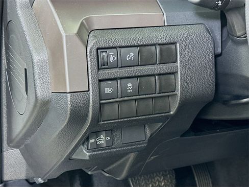 Used 2025 Toyota Tacoma TRD Off-Road image 17