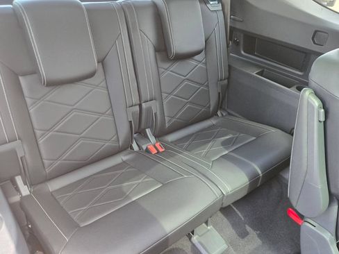 Certified 2026 Volkswagen Atlas SE w/ Panoramic Sunroof Package FWD image 19