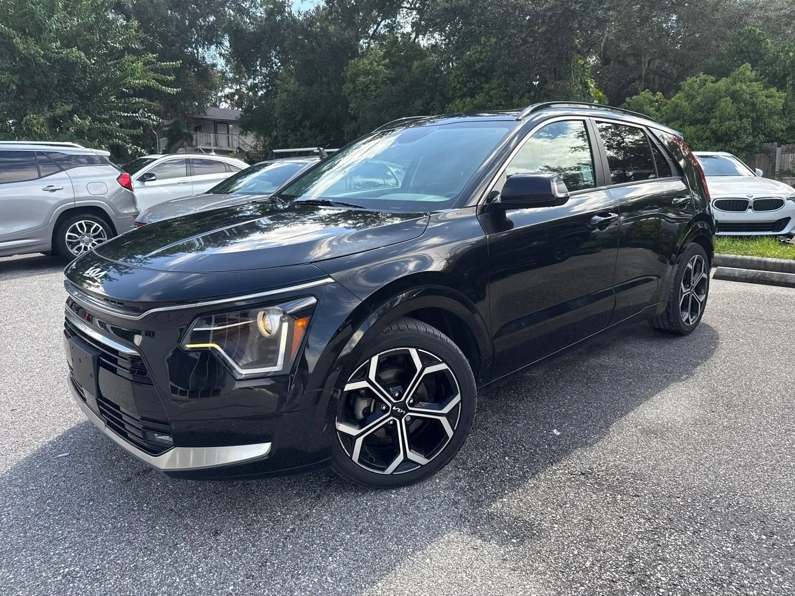 Used 2023 Kia Niro EX Touring FWD image 3