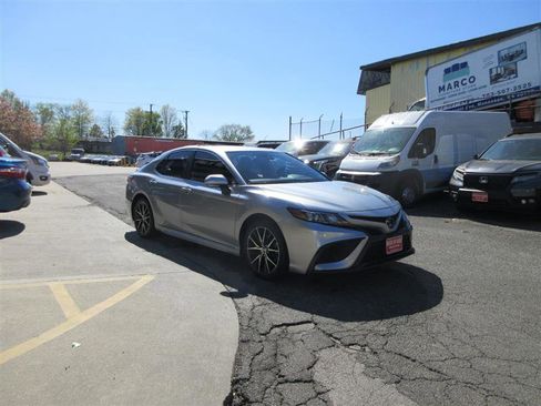 Used 2024 Toyota Camry SE FWD image 8