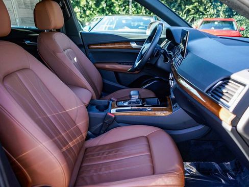 Used 2023 Audi Q5 2.0T Premium w/ Convenience Package image 16