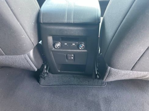 Used 2023 Chevrolet Traverse LT FWD image 48