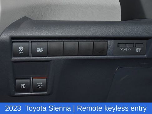 Used 2023 Toyota Sienna XLE image 10