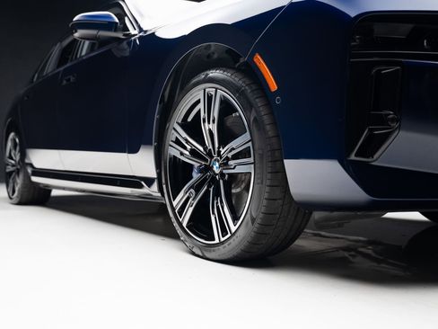 Used 2023 BMW i7 xDrive60 image 77