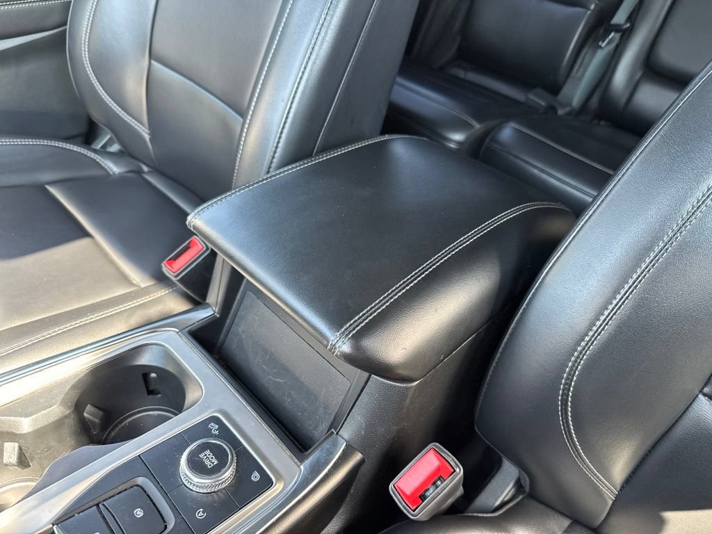 Used 2021 Ford Explorer XLT w/ Equipment Group 202A AWD/4WD image 25