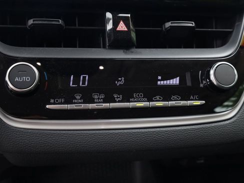 Used 2026 Toyota Corolla LE FWD image 8