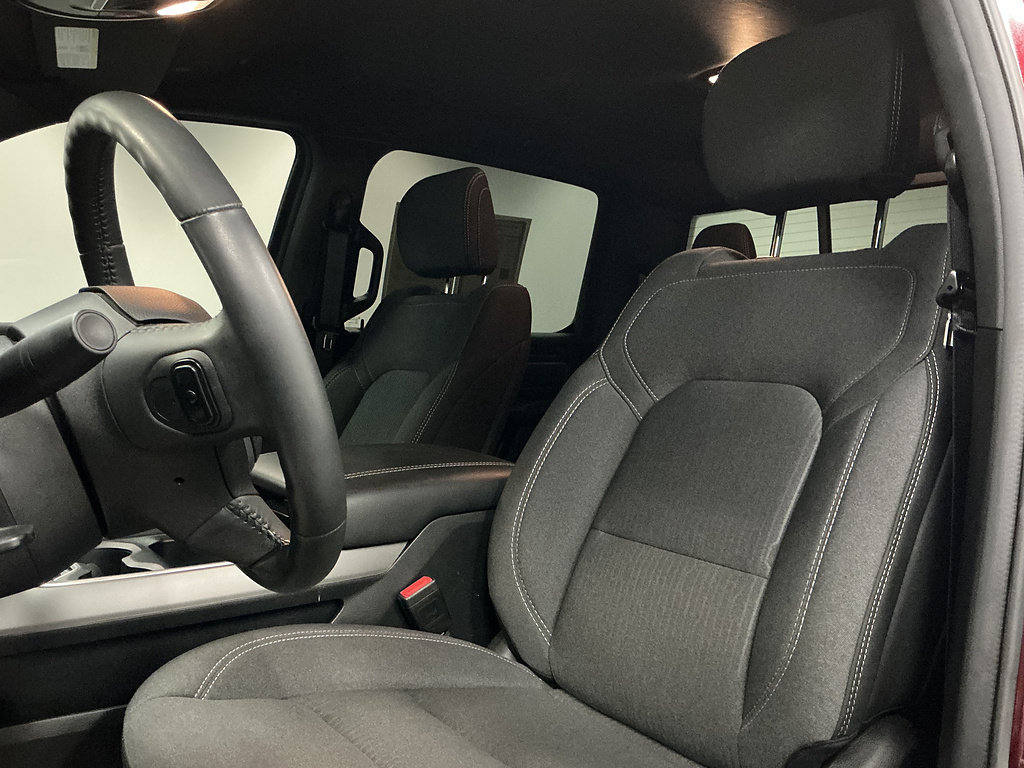 Used 2024 RAM 1500 Big Horn AWD/4WD image 9