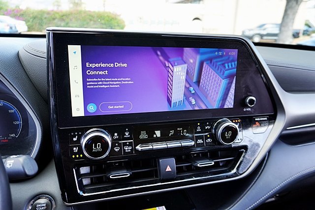 Used 2023 Toyota Highlander Limited FWD image 39