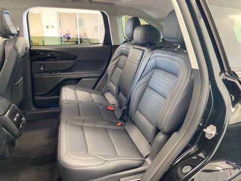 New 2026 Lincoln Nautilus Reserve AWD/4WD image 9