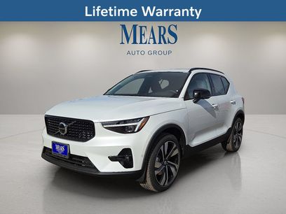 New 2026 Volvo XC40 B5 Ultra w/ Protection Package Premier