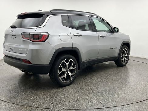 Used 2025 Jeep Compass Limited AWD/4WD image 9