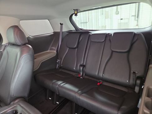 Certified 2025 Kia Carnival FWD image 15